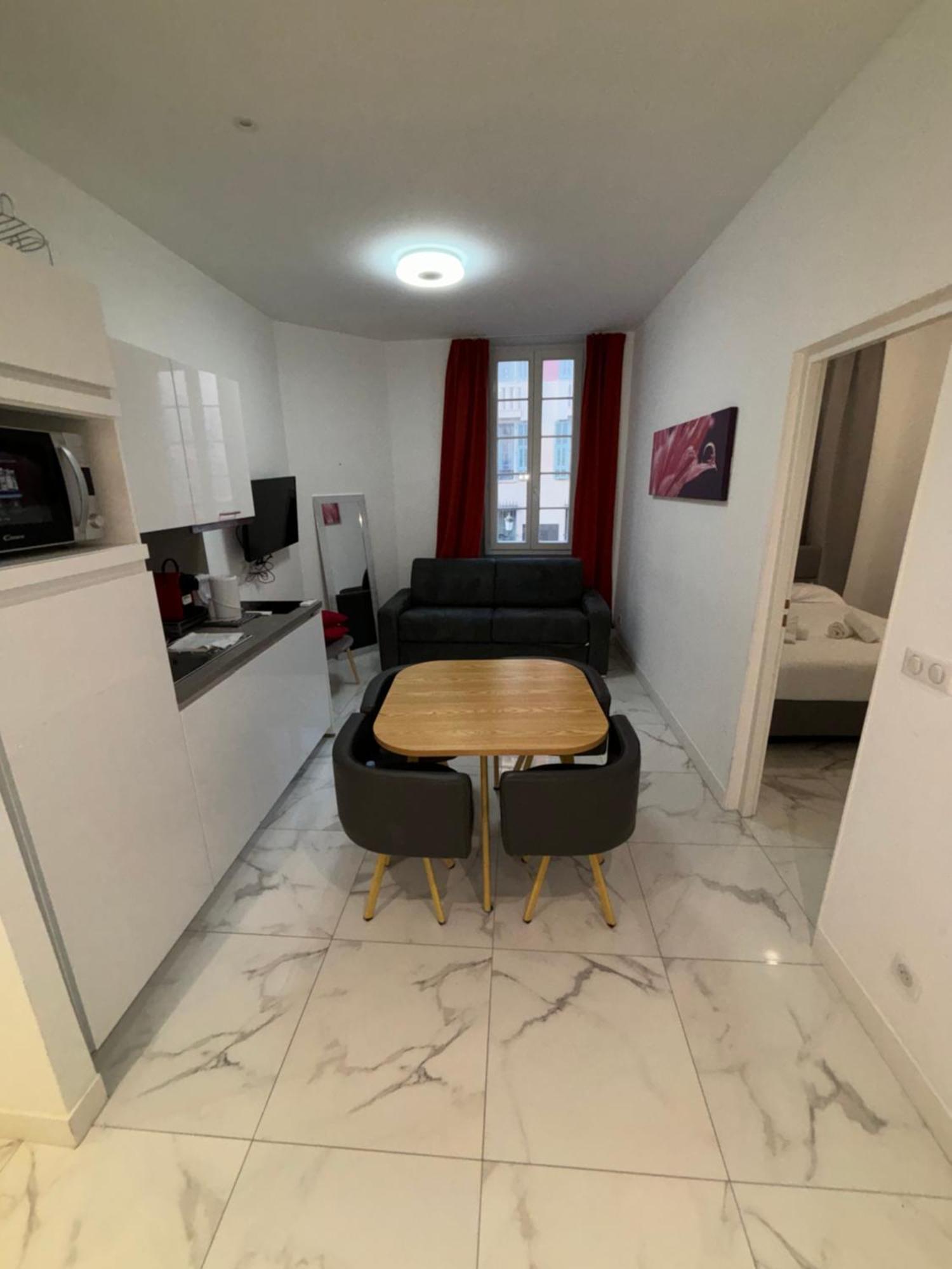Appartement 4 Couchages Idealement Place Promenade Des Anglais / Cours Saleya Niza Exterior foto