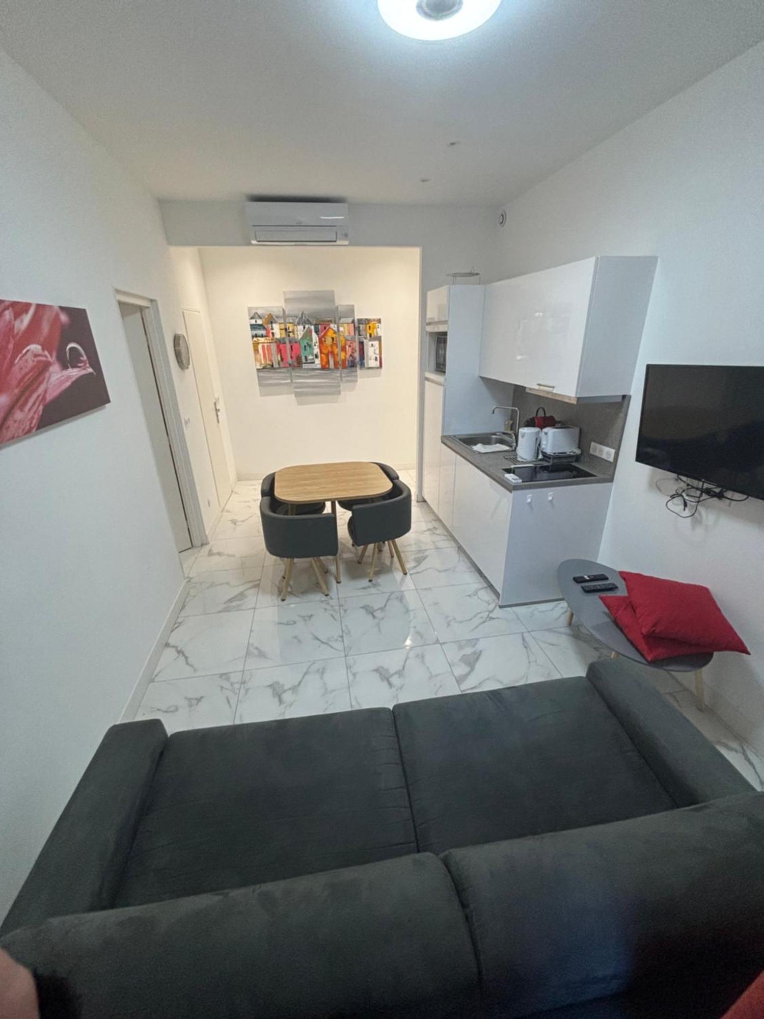 Appartement 4 Couchages Idealement Place Promenade Des Anglais / Cours Saleya Niza Exterior foto